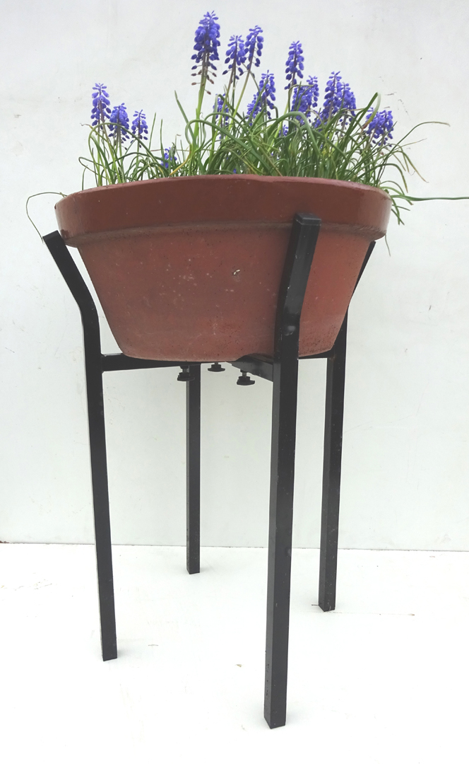 http://gr-garden.com/item/planter/6108.jpg